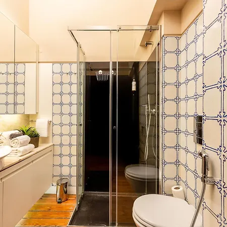 One-bedroom With Balcony In Bolhao Market Porto