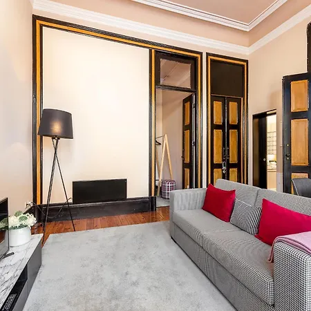 Apartment One-bedroom With Balcony In Bolhao Market