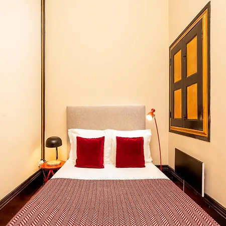 One-bedroom With Balcony In Bolhao Market * Porto